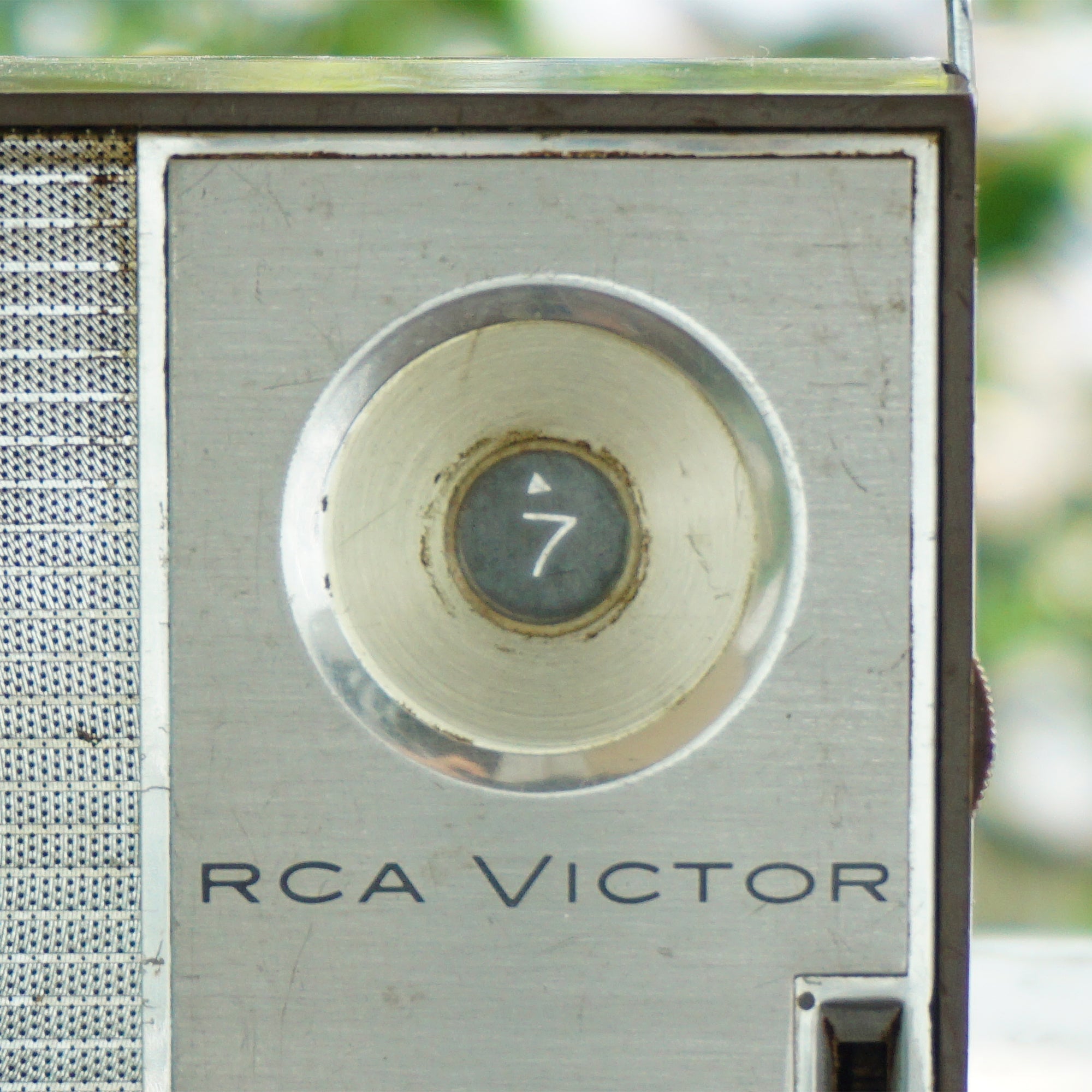 1960s Vintage RCA VICTOR Impac Transistor Radio 1-RG-46 Superheterodyne. U.S.A.