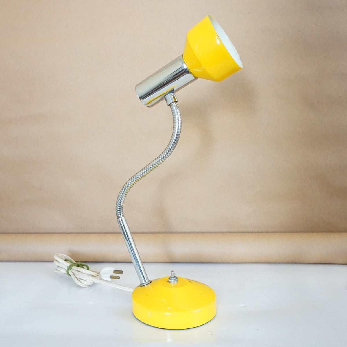Vintage UNDERWRITERS LABORATORY Portable Yellow Desk Lamp. Listed Issu Sustainable Deco Inc