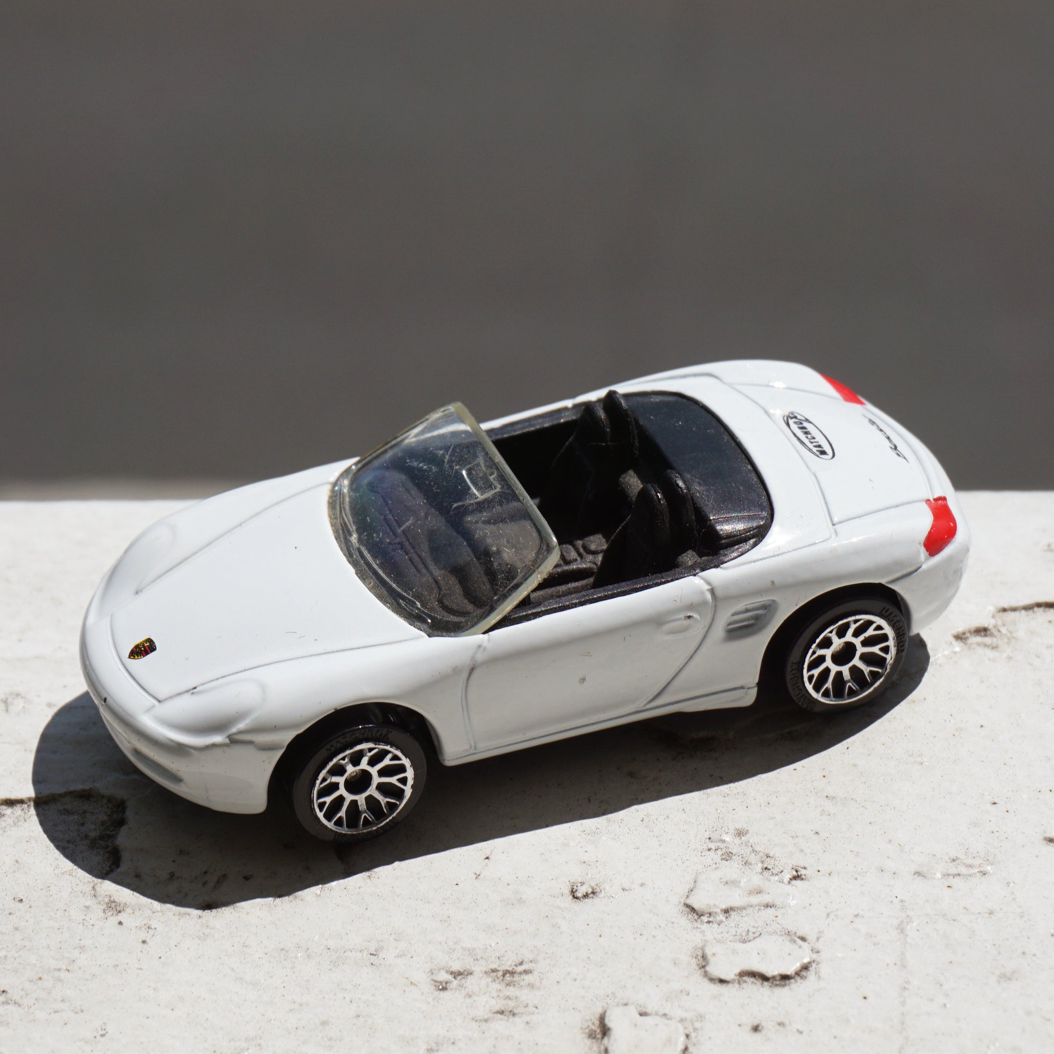 1998 Vintage Diecast MATCHBOX White Convertible Porsche Boxster Toy Car. Mattel.