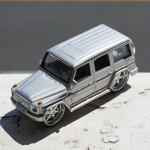 Vintage Diecast MAISTO Silver Mercedes Benz G Class Model Toy Car. 1/64 Scale.