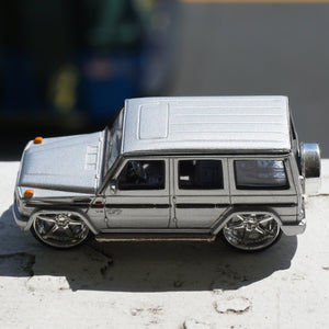 Vintage Diecast MAISTO Silver Mercedes Benz G Class Model Toy Car. 1/64 Scale.