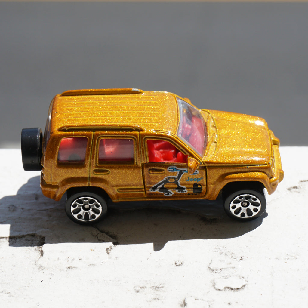 2000 Vintage Diecast MATCHBOX Gold JEEP Liberty Diesel DCC Toy Car. Ma ...