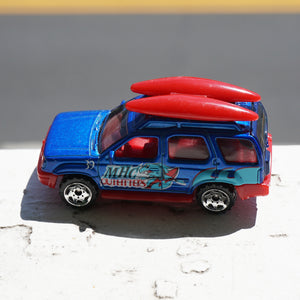 2000 Vintage Diecast MATCHBOX Nissan Xterra with Kayaks Toy Car. Mattel 1:59.