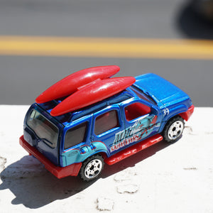 2000 Vintage Diecast MATCHBOX Nissan Xterra with Kayaks Toy Car. Mattel 1:59.