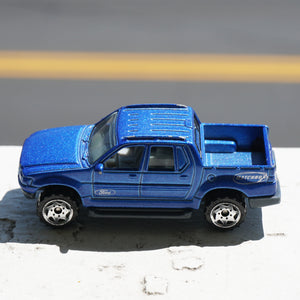 2000 Vintage Diecast MATCHBOX Ford Explorer Sport Trac Toy Pickup Truck