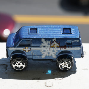 1981 Vintage Diecast MATCHBOX MB102 4x4 Snow Cappers: Blue Chevy Van. 2002