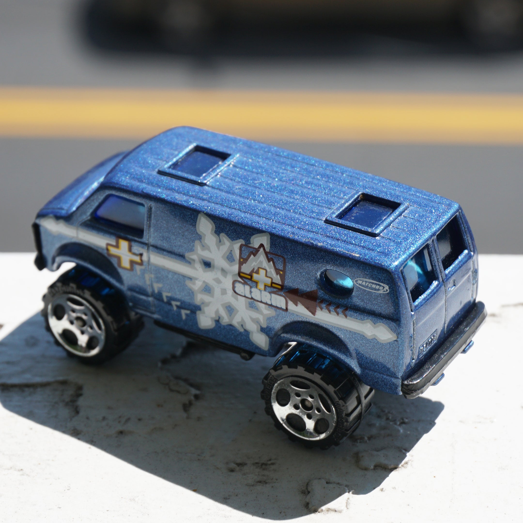 1981 Vintage Diecast MATCHBOX MB102 4x4 Snow Cappers: Blue Chevy Van. 2002