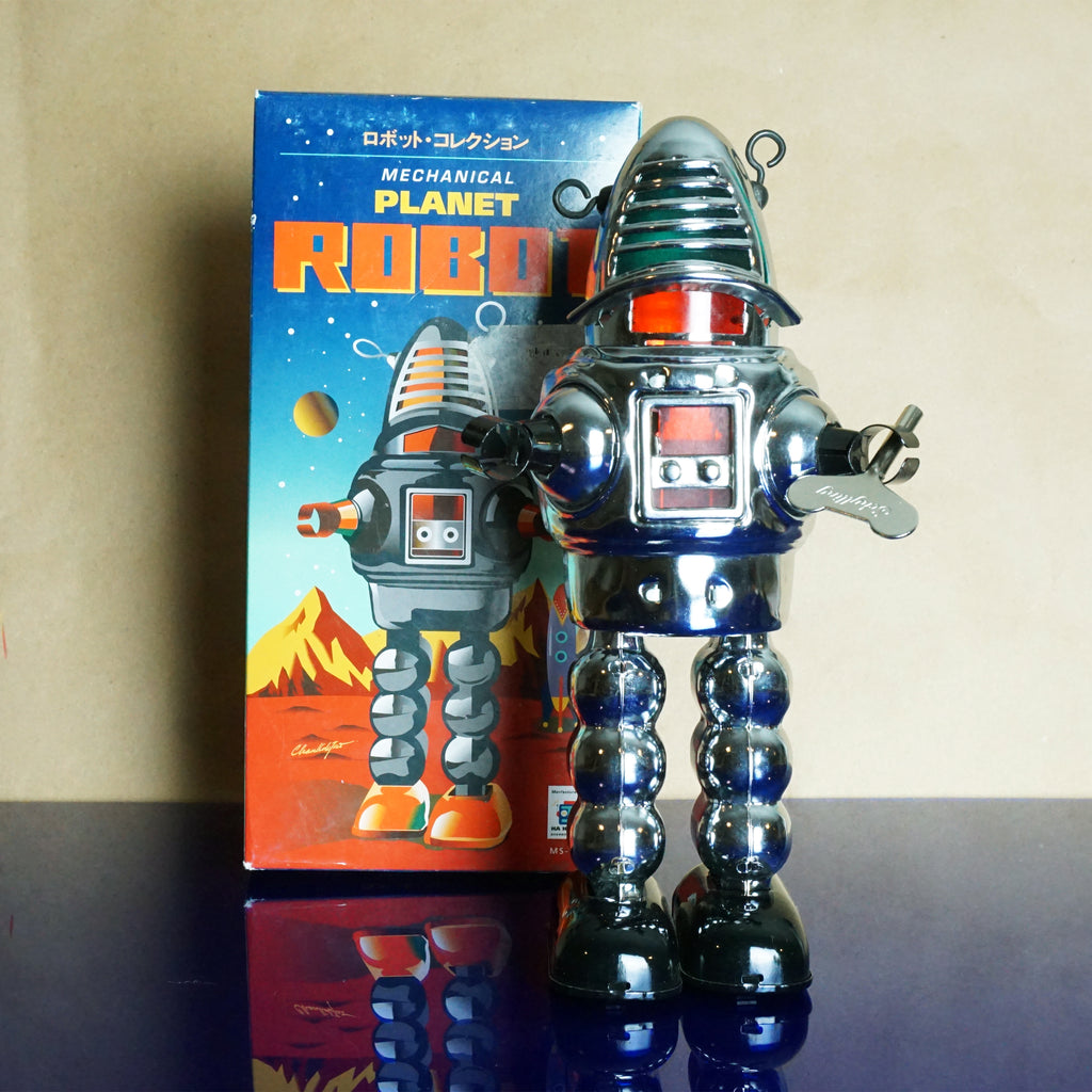 2016 SCHYLLING MS430C Chrome Planet Windup Walking Robby the Robot.