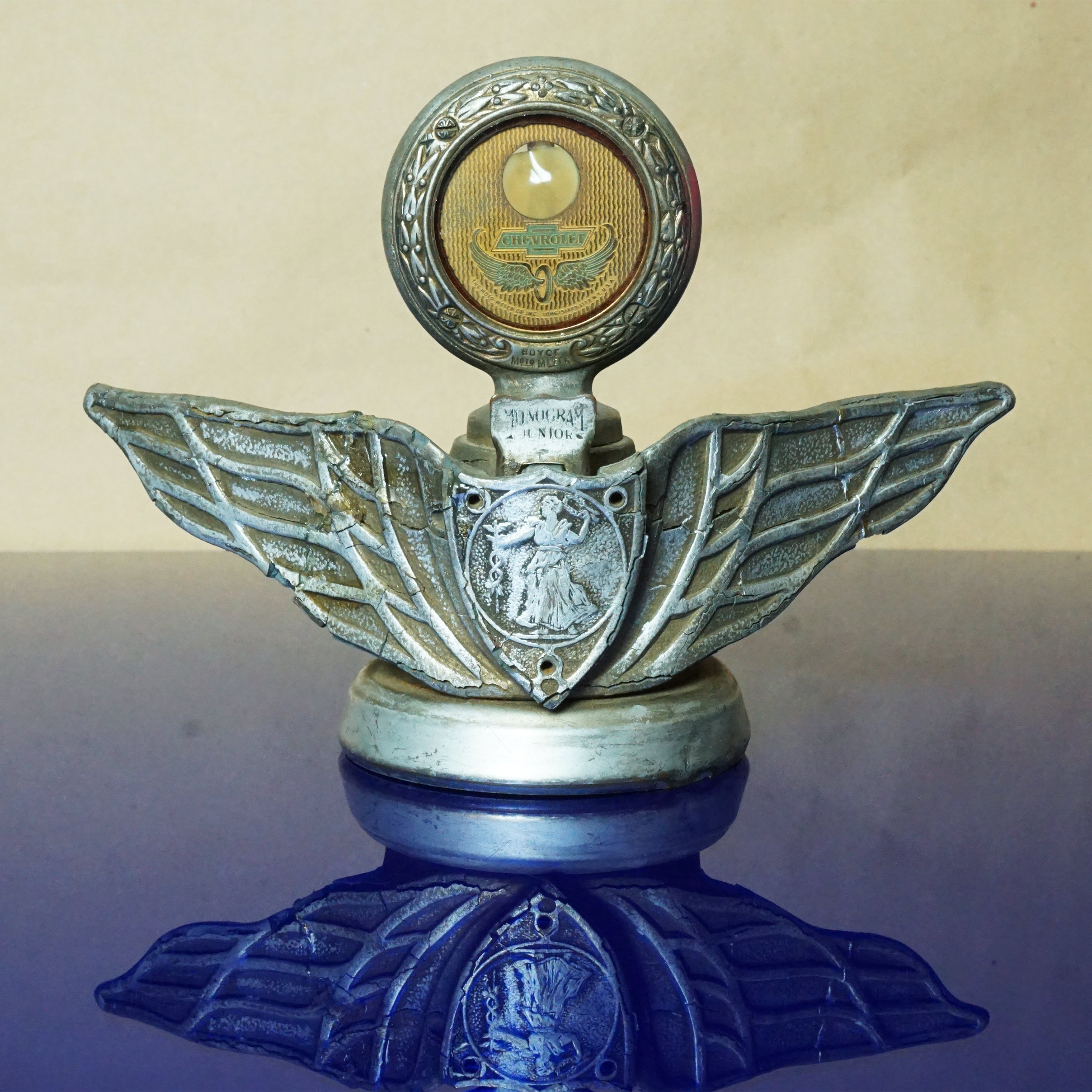1916–1927 Antique BOYCE MOTOMETER Chevy Monogram Junior Winged Radiator Cap