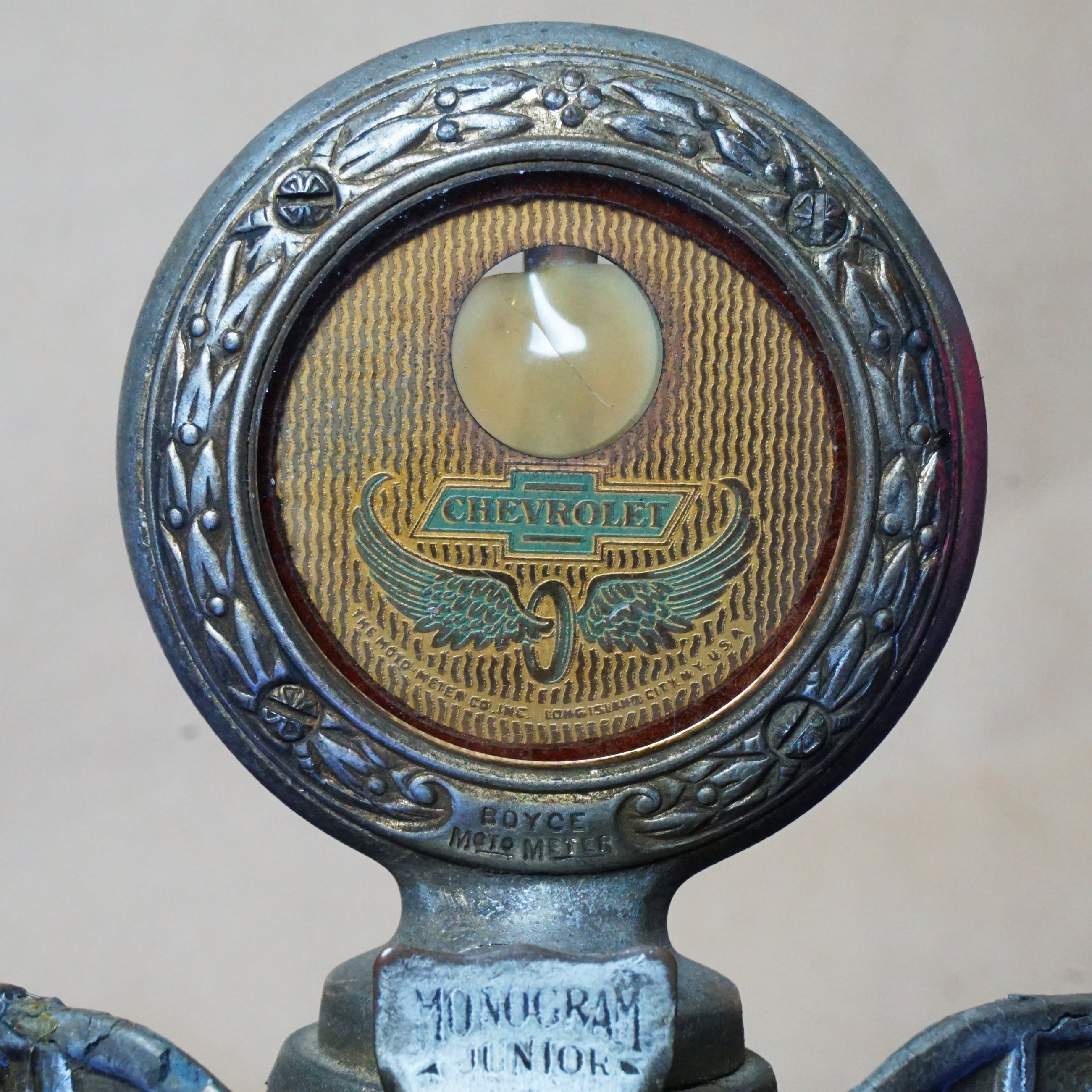 1916–1927 Antique BOYCE MOTOMETER Chevy Monogram Junior Winged Radiator Cap