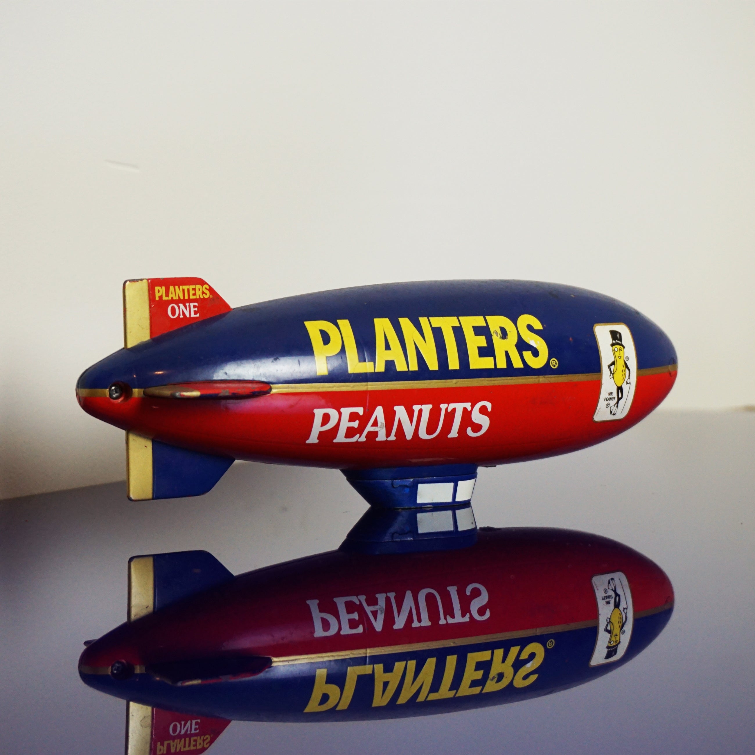 Diecast PLANTERS PEANUTS Liberty Classics Limited Edition Blimp Coin Bank