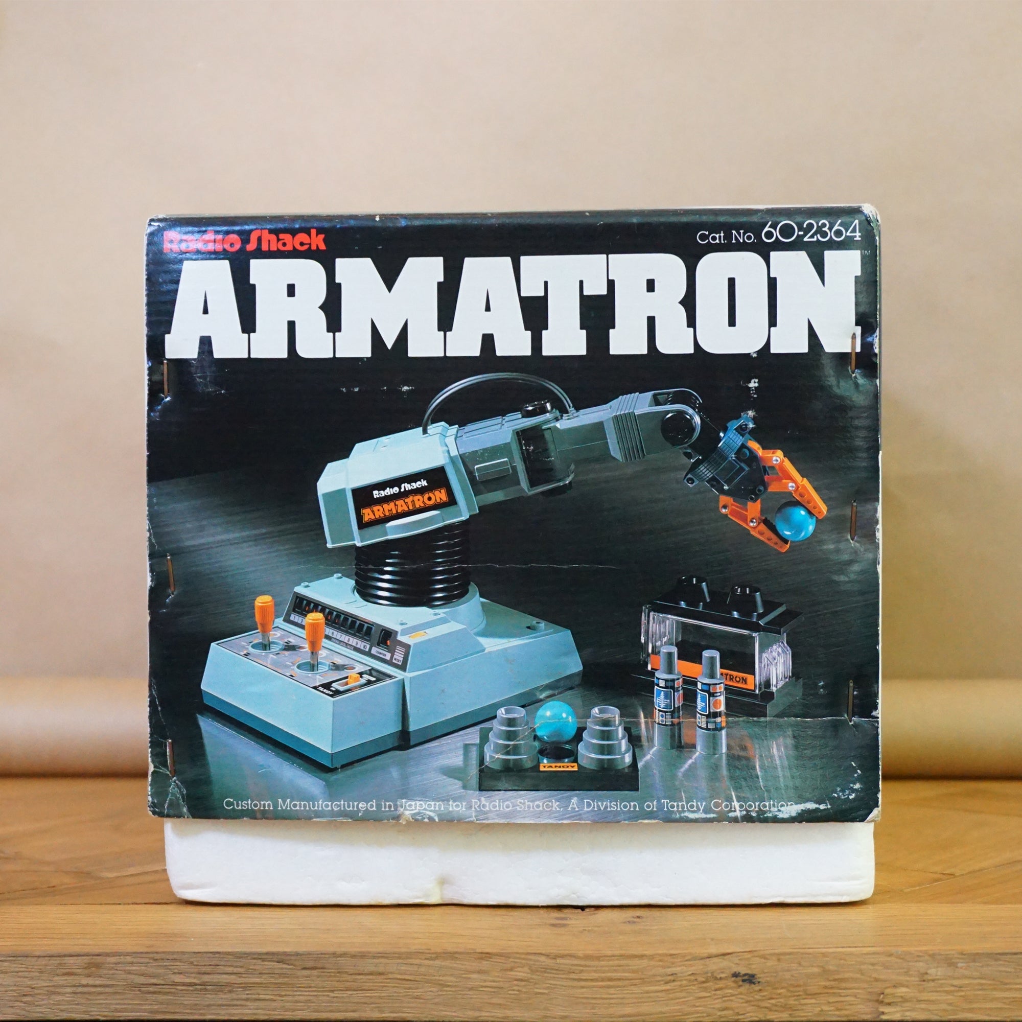 1980s Vintage RADIO SHACK Armatron Robotic Arm Game No. 60-2364. Made in Japan by Tandy.