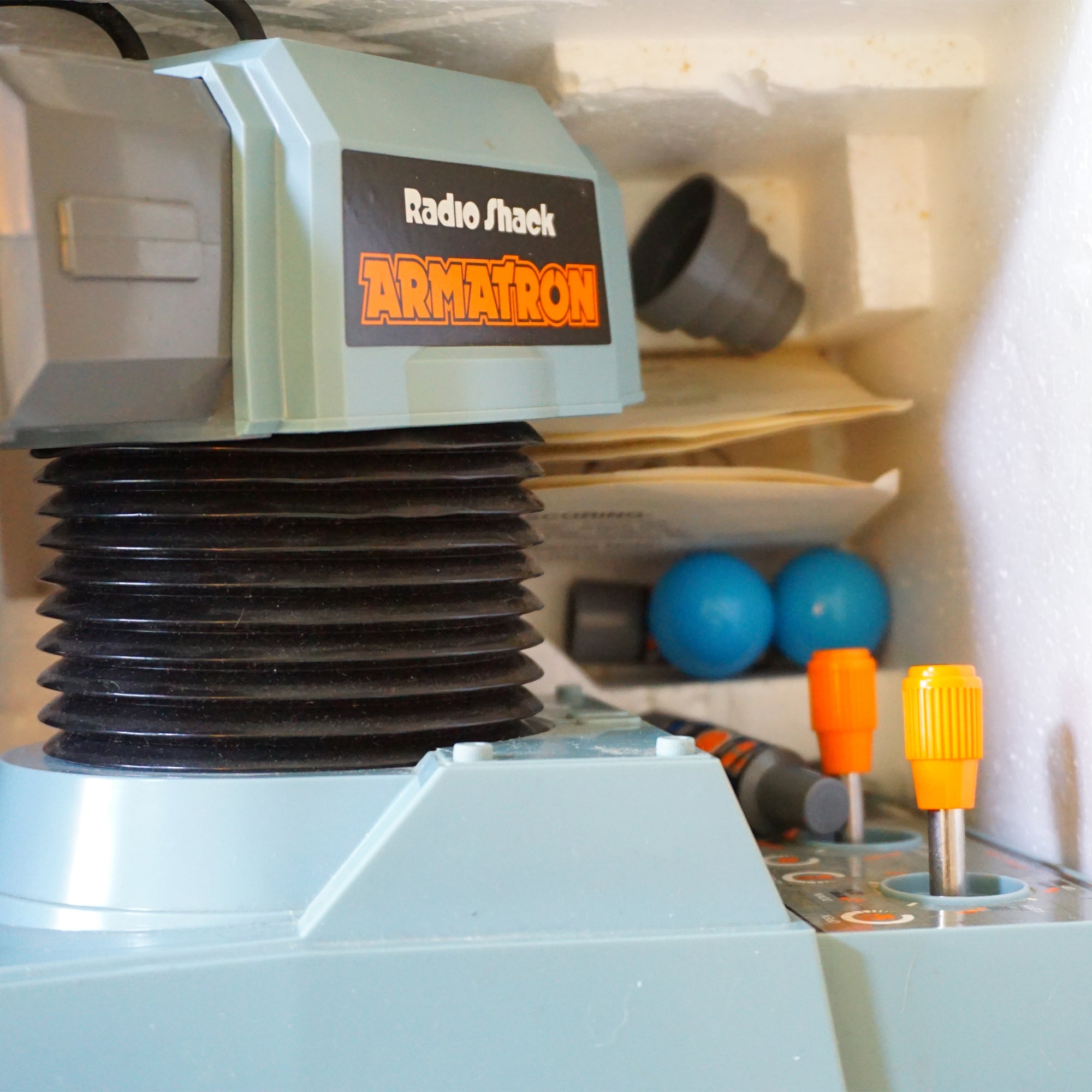 1980s Vintage RADIO SHACK Armatron Robotic Arm Game No. 60-2364. Made in Japan by Tandy.