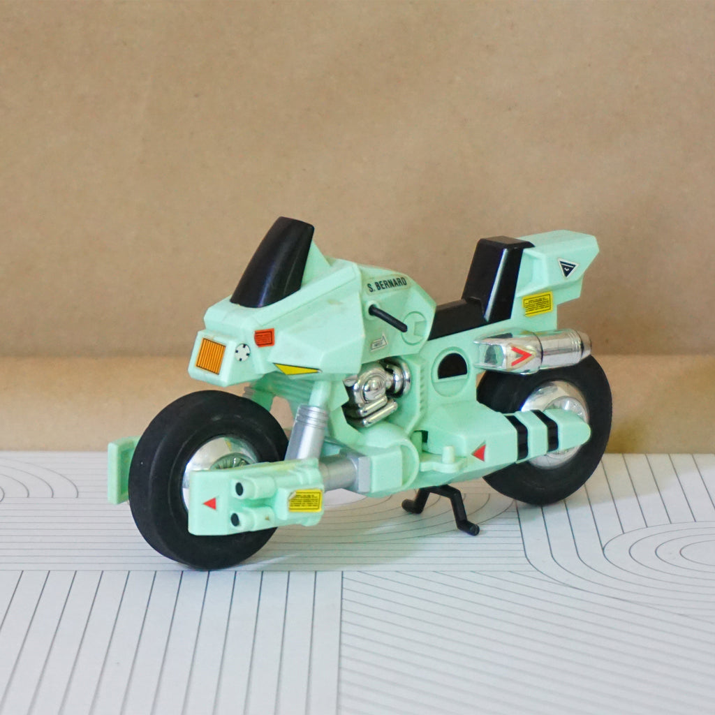1985 Vintage  MATCHBOX Robotech S Bernard Armored Cyclone Motorcycle. USA/Tatsu Masau
