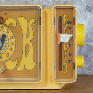 1969 Retro GENERAL ELECTRIC Psychedelic Design C3300A AM Clock Radio. Very Brady Bunch!