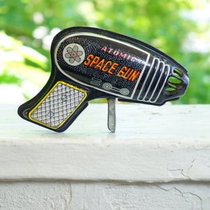1950s 1960s Mid Century ATOMIC Vintage Tin Litho SPACE GUN. Made in Japan.