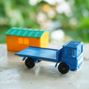 1966 Vintage MATCHBOX Series No. 60: Leyland Site Hut Truck by Lesley. Made in England.