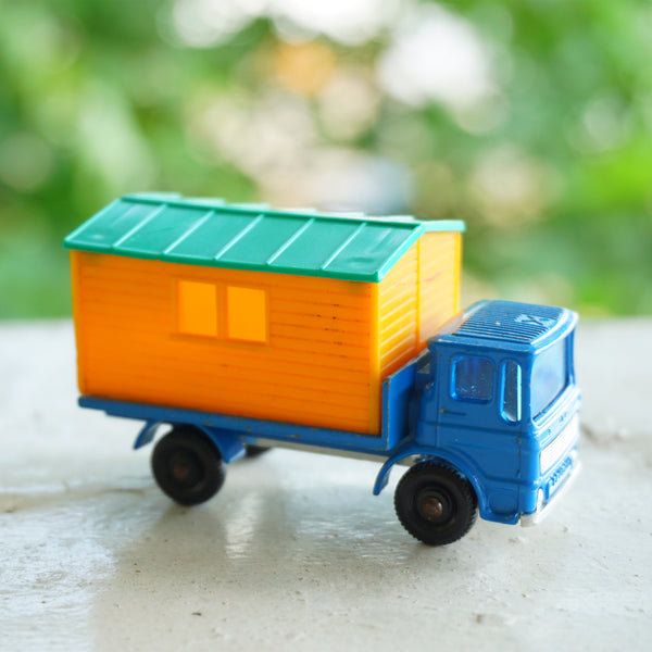 Matchbox site shop hut truck