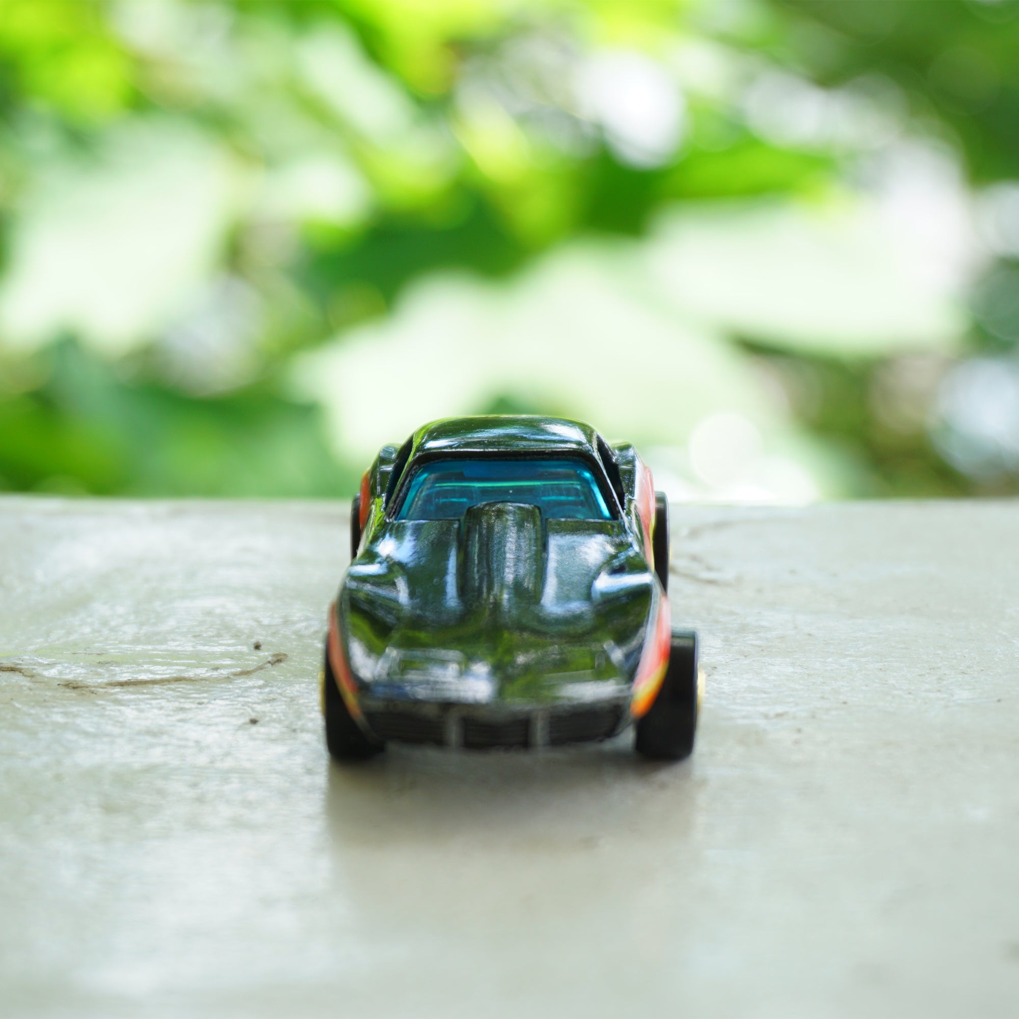 1975 Vintage Diecast HOT WHEELS Corvette Stingray Race Car. Made by Mattel, Inc.