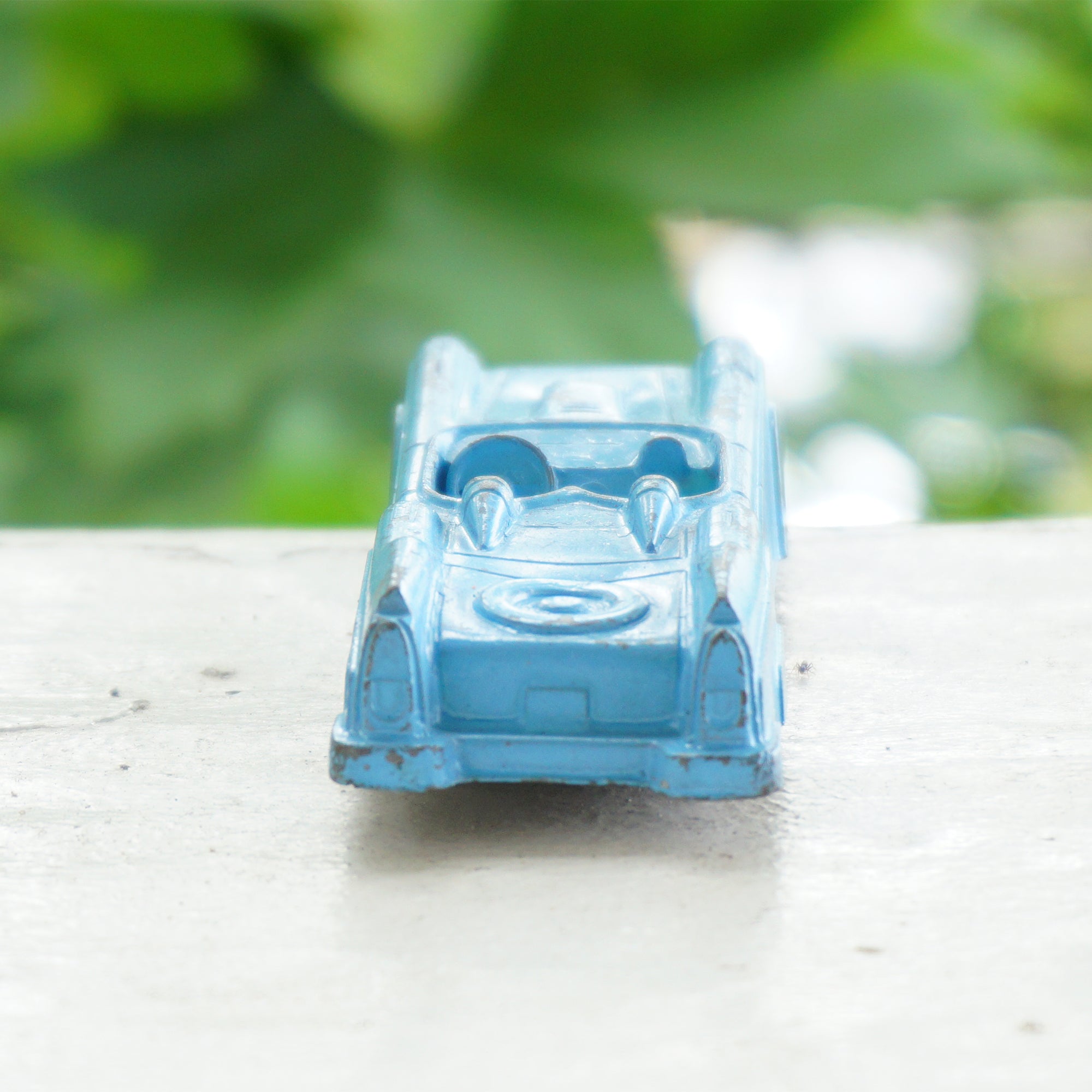 1950s Vintage Diecast MIDGETOY Sky Blue Toy Car. Made in Rockford, ILL, U.S.A.