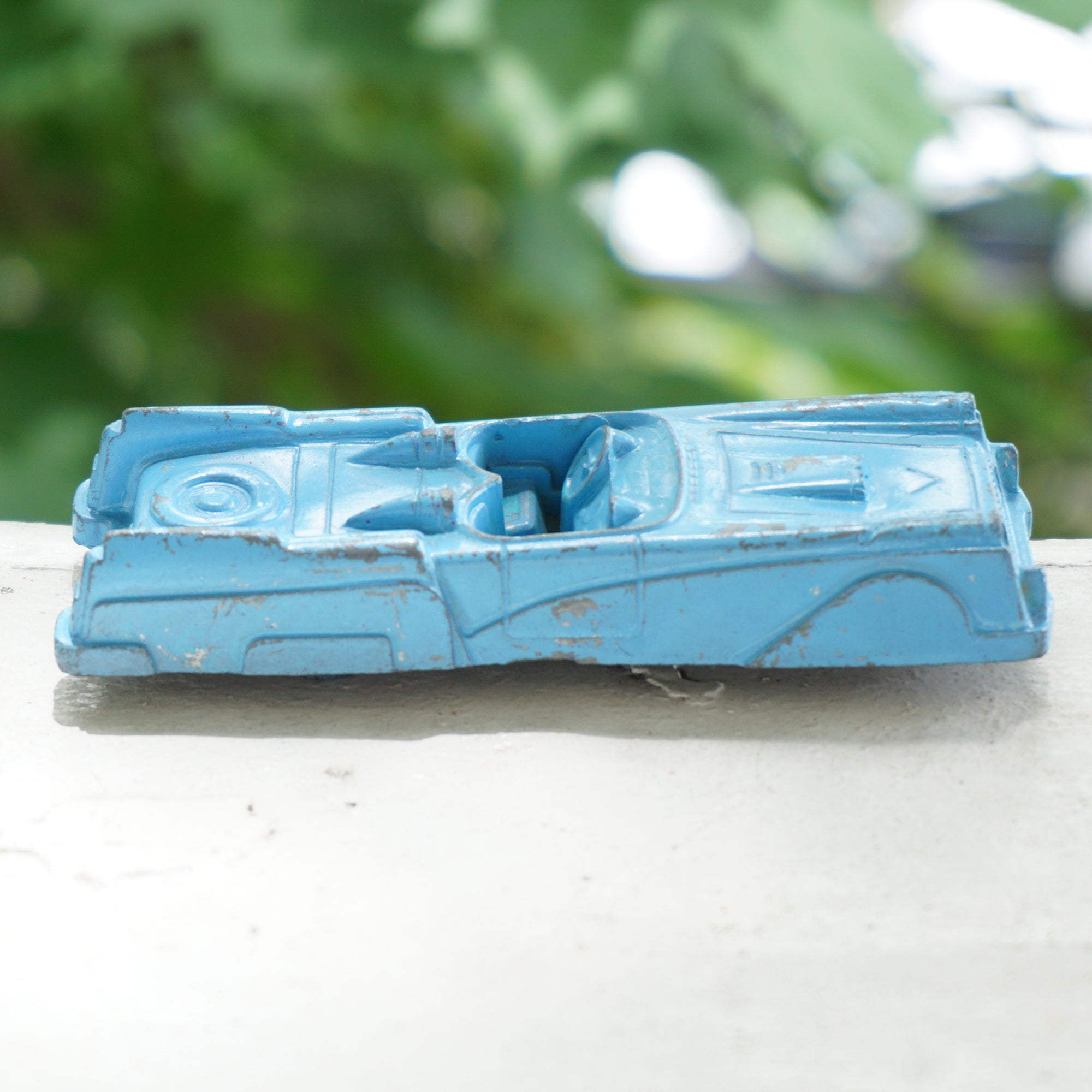 1950s Vintage Diecast MIDGETOY Sky Blue Toy Car. Made in Rockford, ILL, U.S.A.