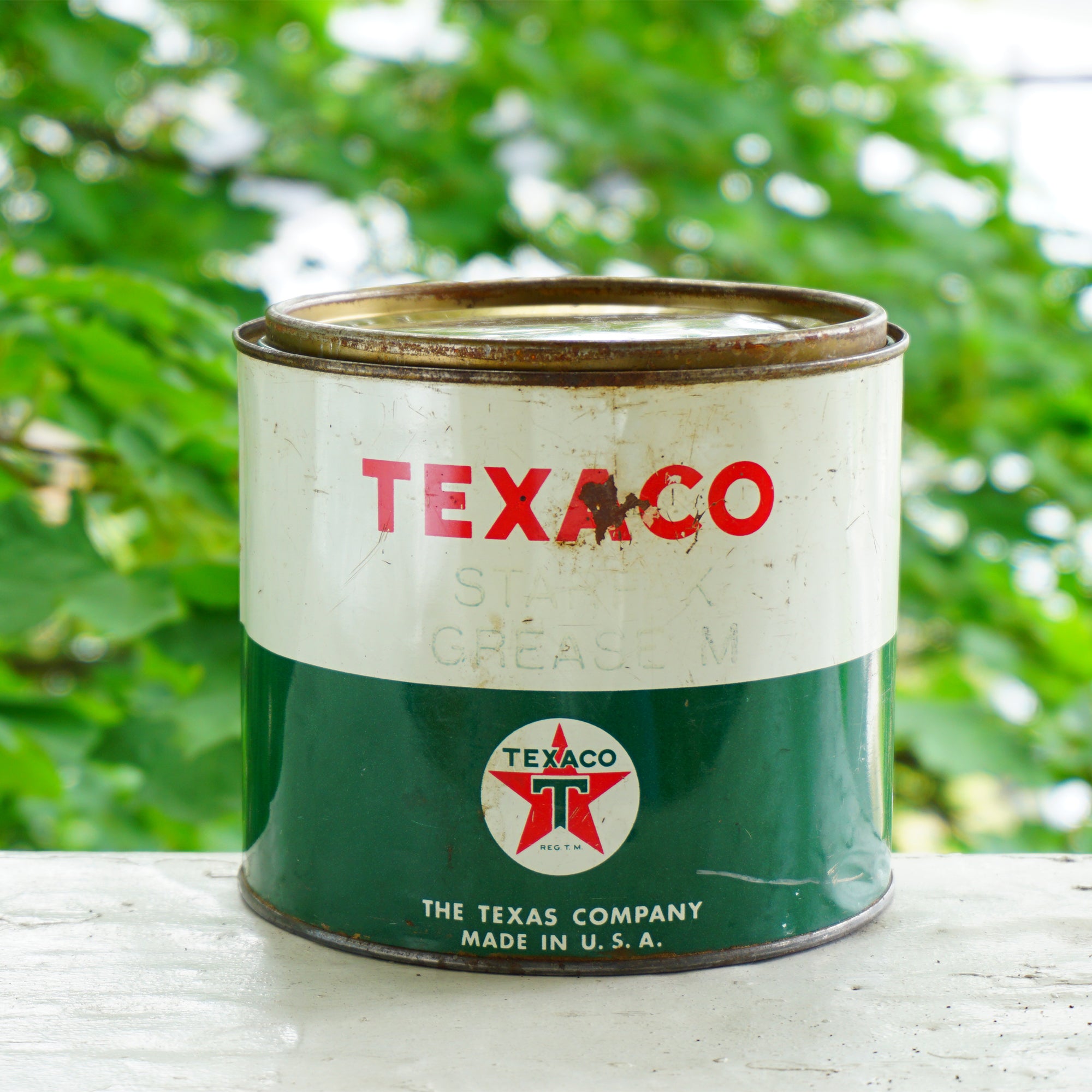 Vintage TEXACO Gas Station Starfak Grease M 5 Pound Tin Can w/ Cover. Made in U.S.A.