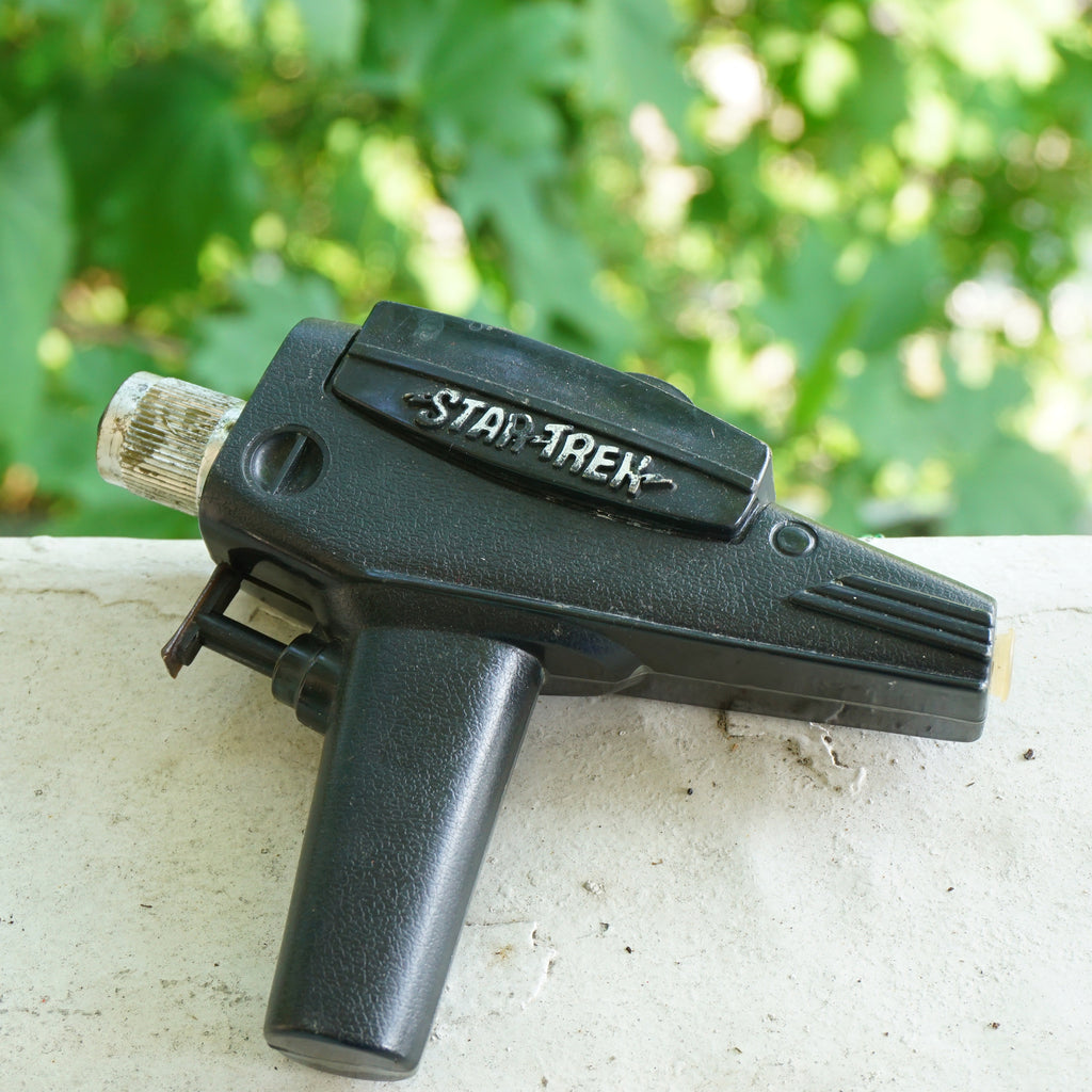 1976 Vintage PARAMOUNT Star Trek Water Pistol. Model No. 6371. AZR K-Hamway, New York.
