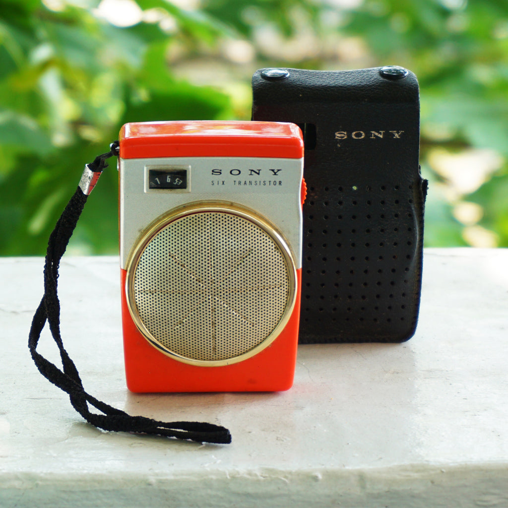 1960s Rare Vintage SONY Six Transistor Orange Pocket Radio with Leather Case. Model: TR-620. Made in Japan.