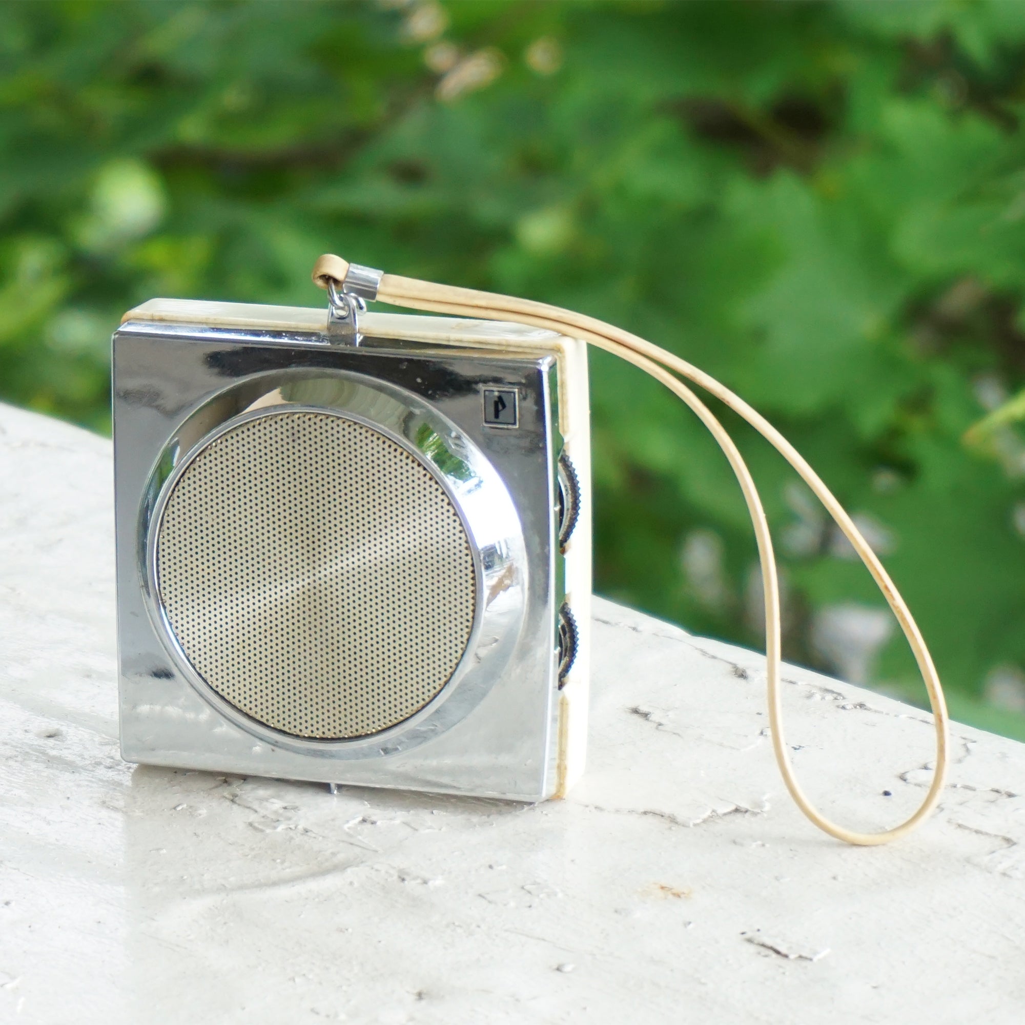1960s Vintage PENNEYS Solid State Miniature AM Radio 1140. Made in Japan 501..