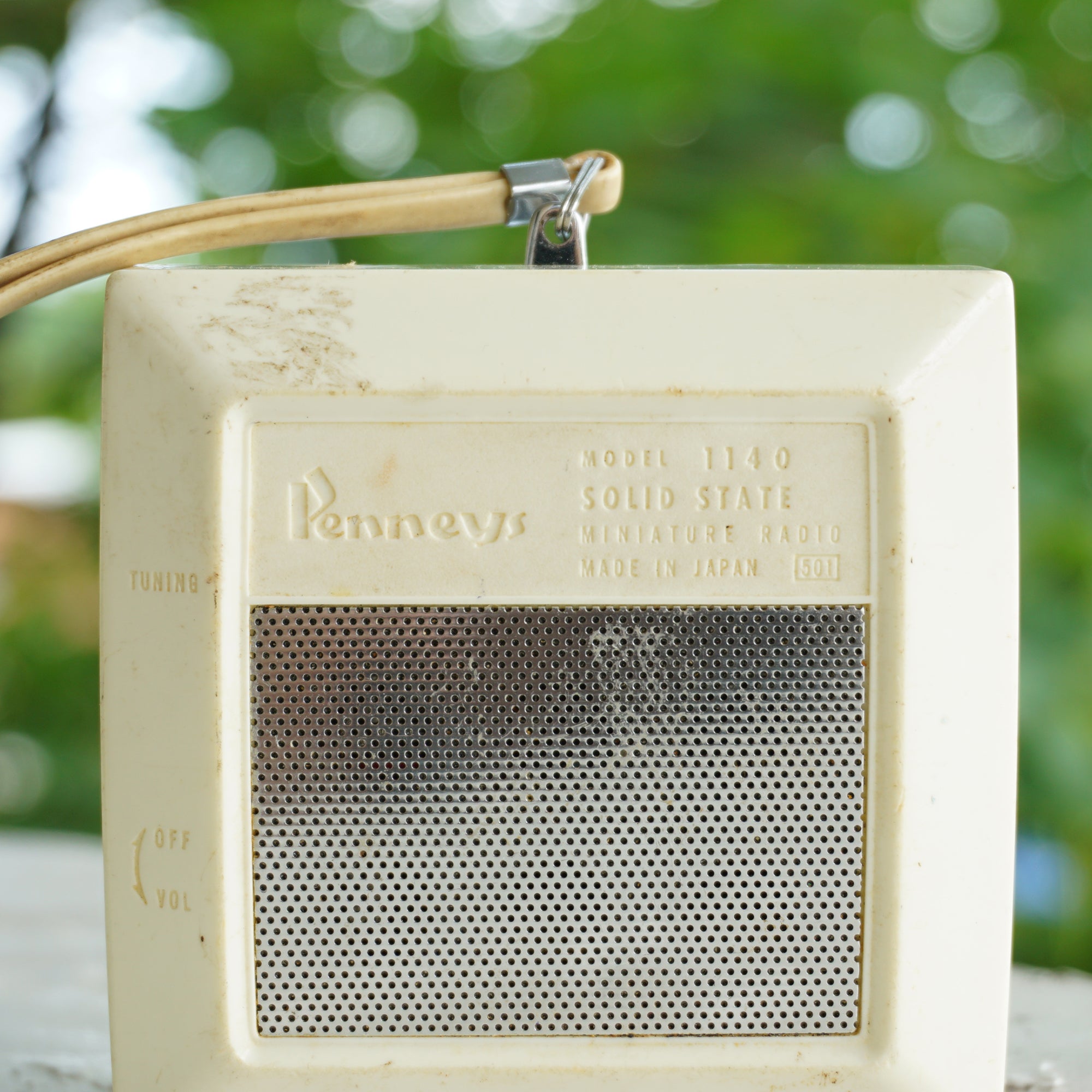 1960s Vintage PENNEYS Solid State Miniature AM Radio 1140. Made in Japan 501..