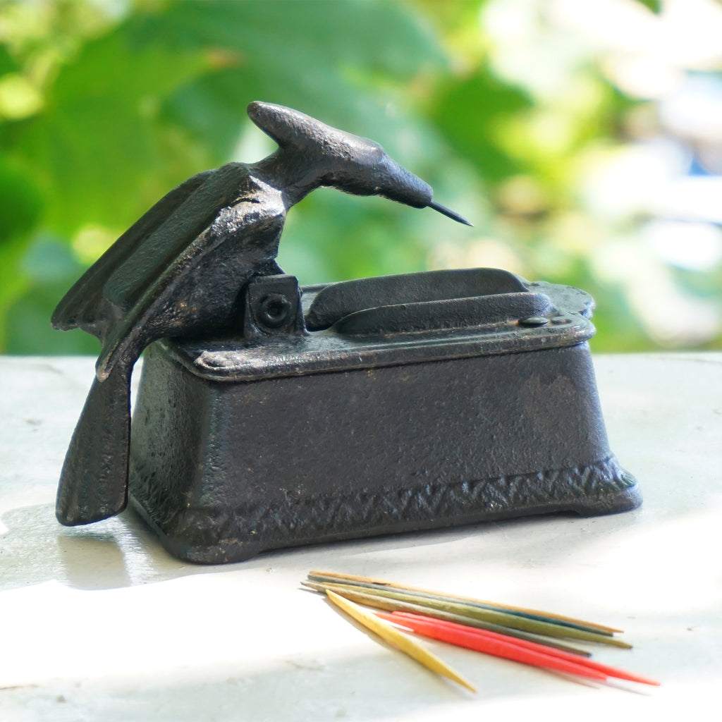 Antique Cast Iron IRON ART CO. Woodpecker Bird Toothpicks Dispenser with 7 Original Colorful Toothpicks Lb45