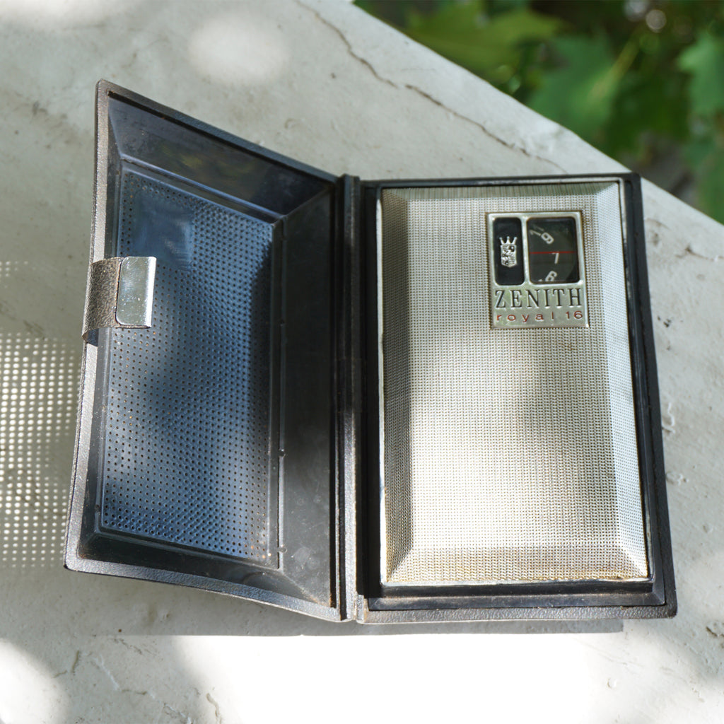 1960s Vintage ZENITH Japan 506 Wallet Royal 16 Transistor Radio. Model R16Y1.