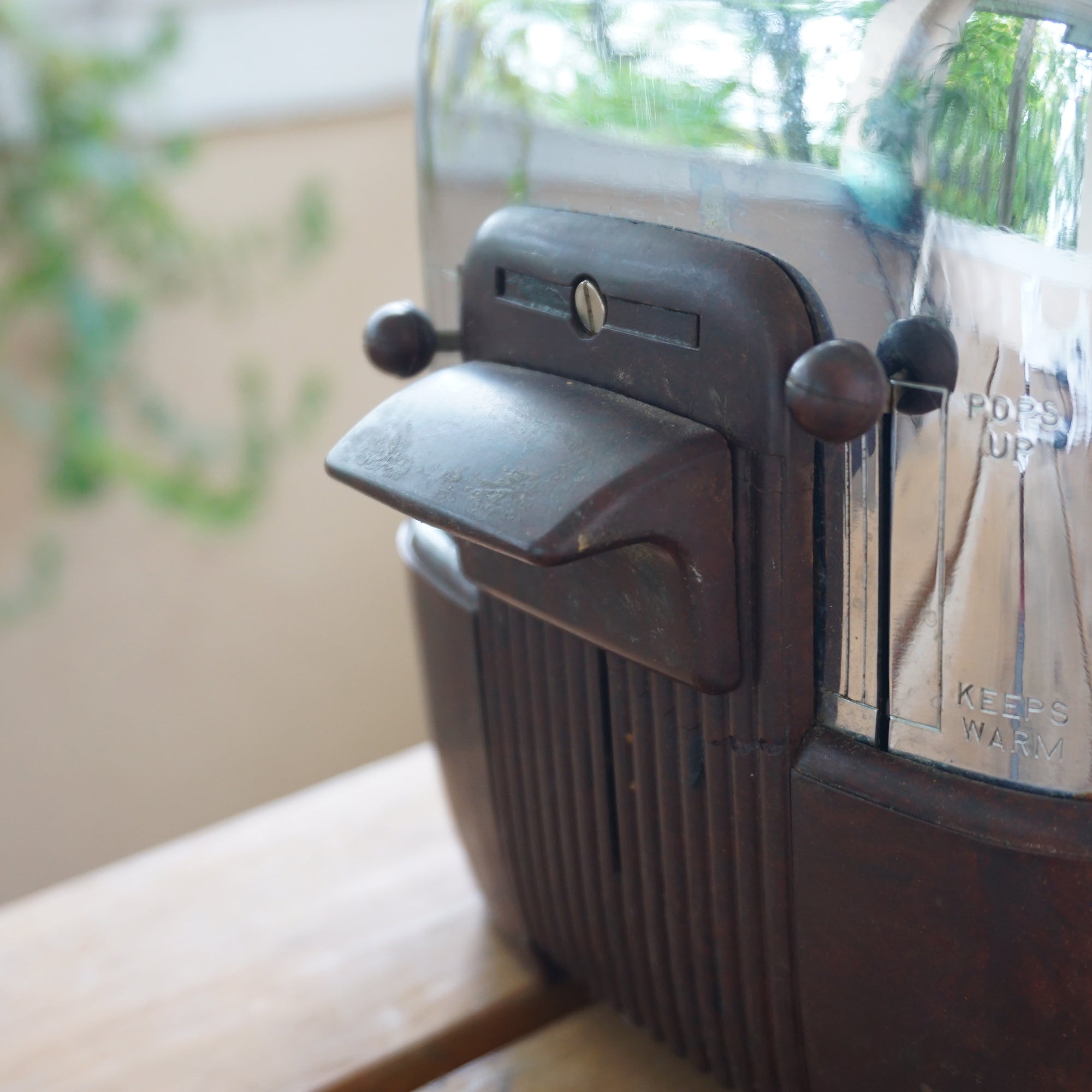 Mid-Century Vintage GENERAL ELECTRIC Bakelite 2 Slot Chrome Toaster Model: 159T77. Made in USA.