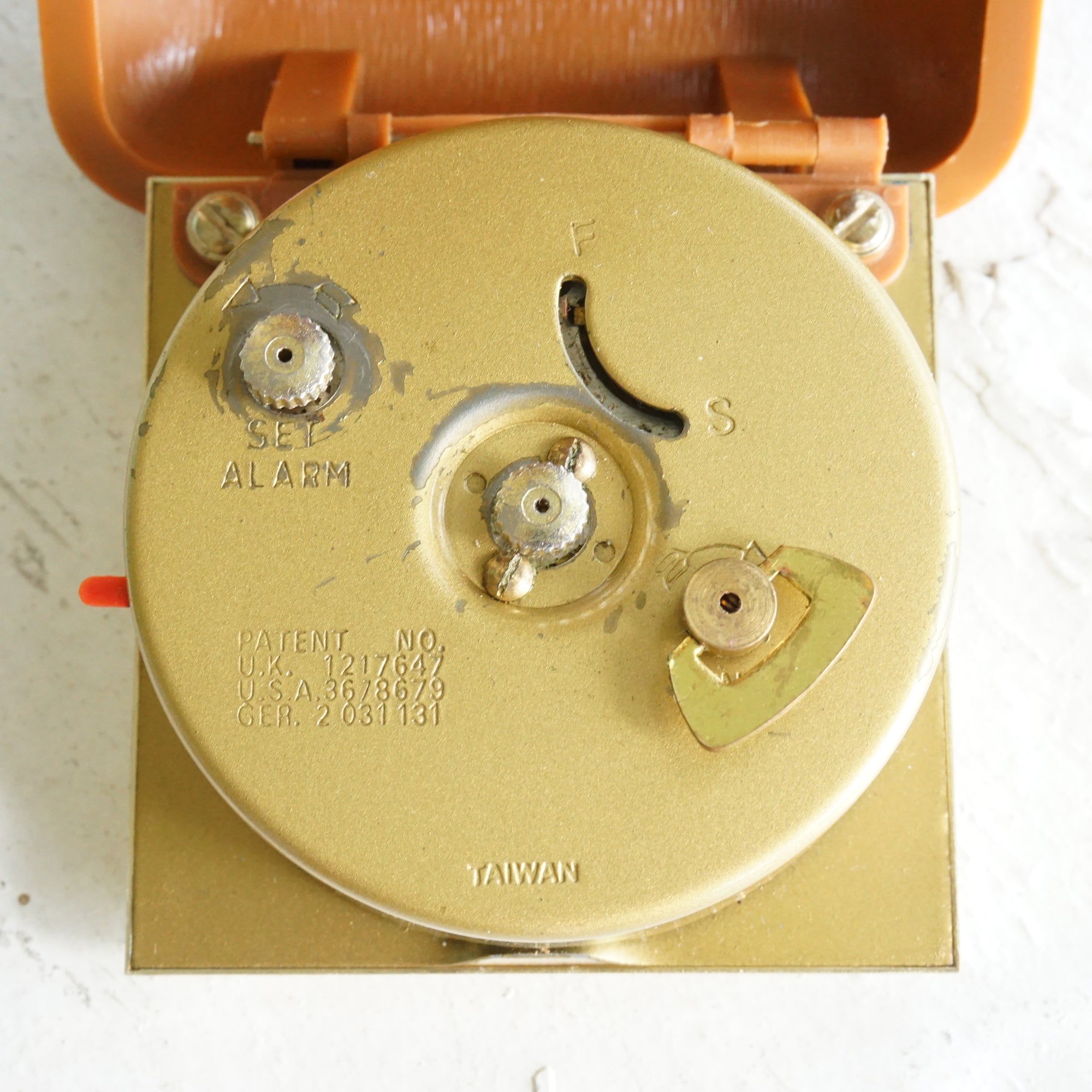 Vintage WESTCLOX Gold Tone Windup Travel Alarm Clock in Brown Case. Made in Taiwan.