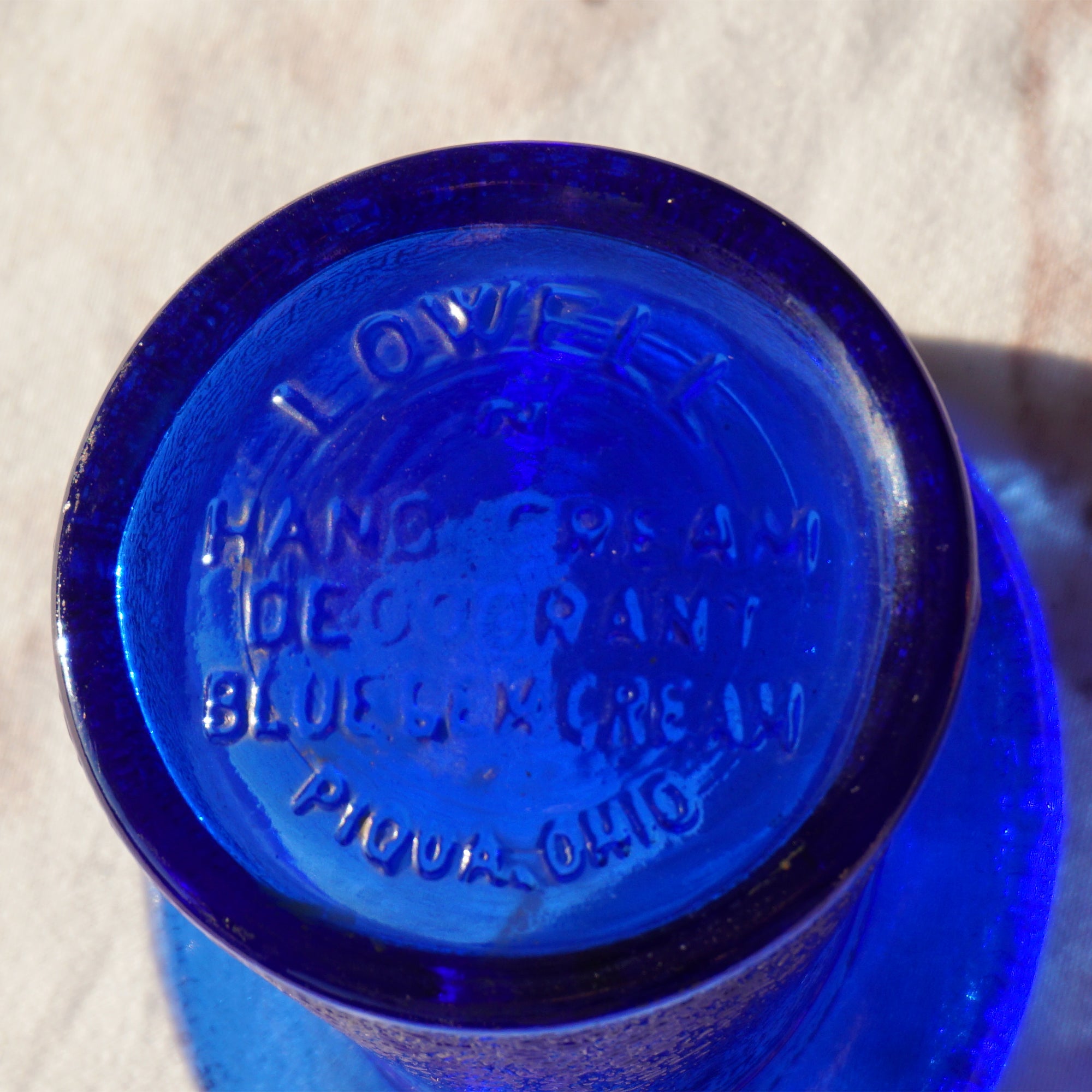 1950s Vintage LOWELL Cobalt Blue Glass Top Hat Astray. Ad for Hand Cream Deodorant Bluegem Cream. Piqua, Ohio, USA.