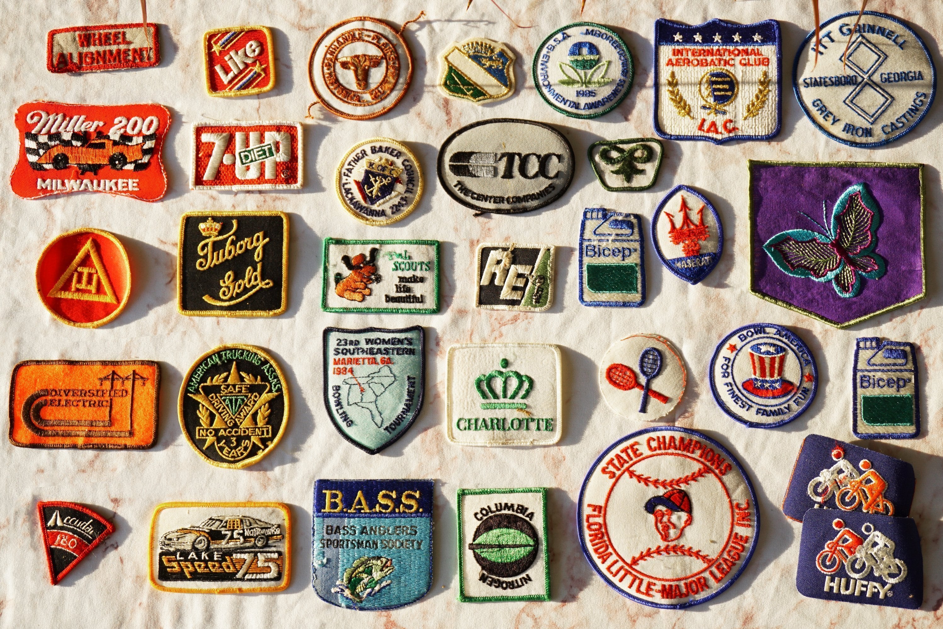 1980s Vintage 3" AMERICAN TRUCKING ASSNS Safe Driving Award Clothing Patch. No Accidents 3 Years. Gold, Black and Green Colors.