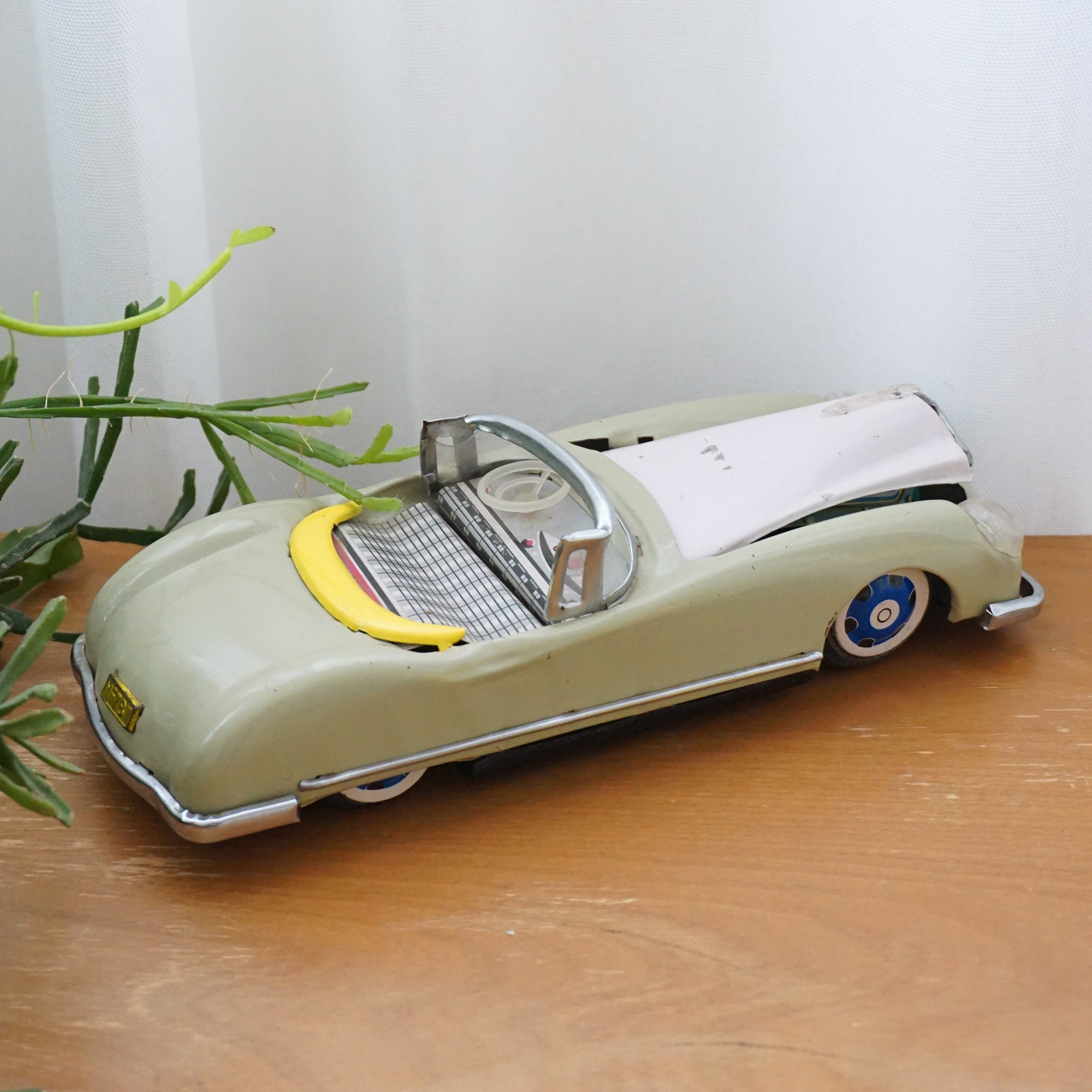 1960s Vintage LUCKY Tin Litho Front Engine Action Friction Open Car Toy. Green Convertible MF 787.
