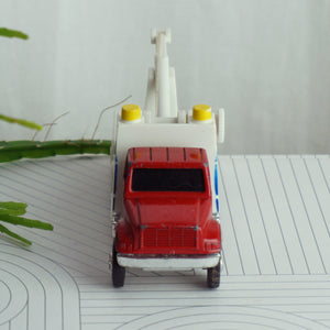 Vintage ERTL 5.5" Deutmeyer Bros. Emergency Towing Service Toy Truck. Dyersville Iowa USA 1760V.