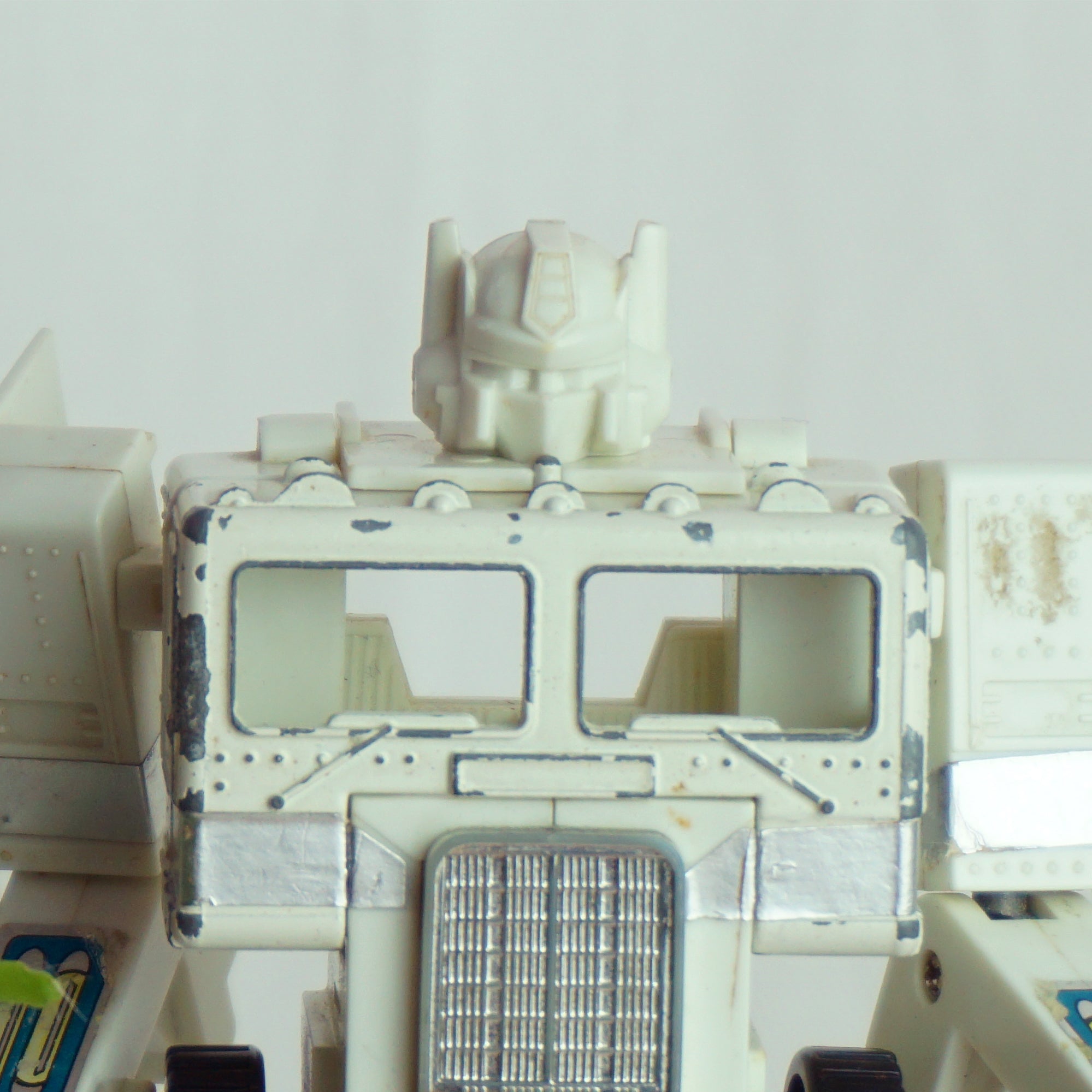 1986 Vintage Hasbro Takara Transformer G1 Ultra Magnus Cab, White Optimus Prime