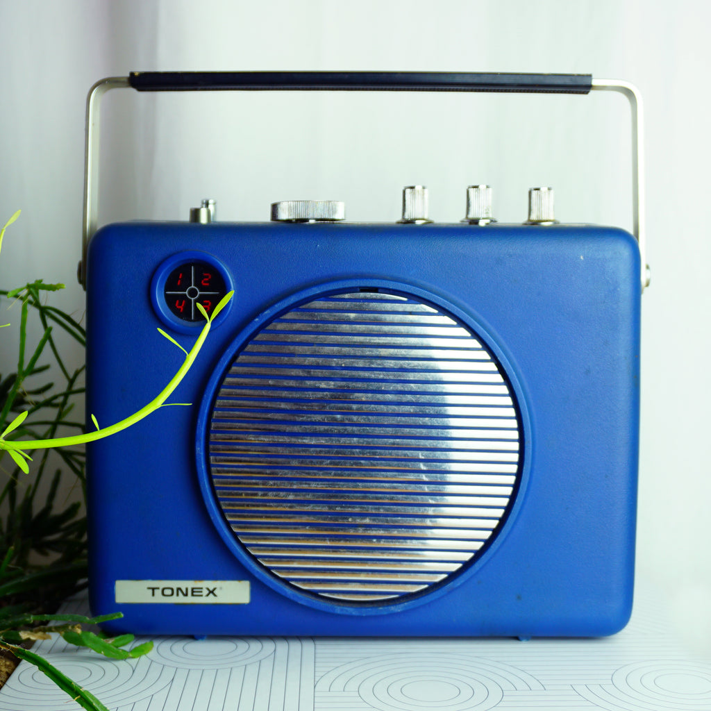 Rare Vintage TONEX 8-track & AM/FM Radio Model: 8TFM. Battery or Outlet Powered. Made in Taiwan.