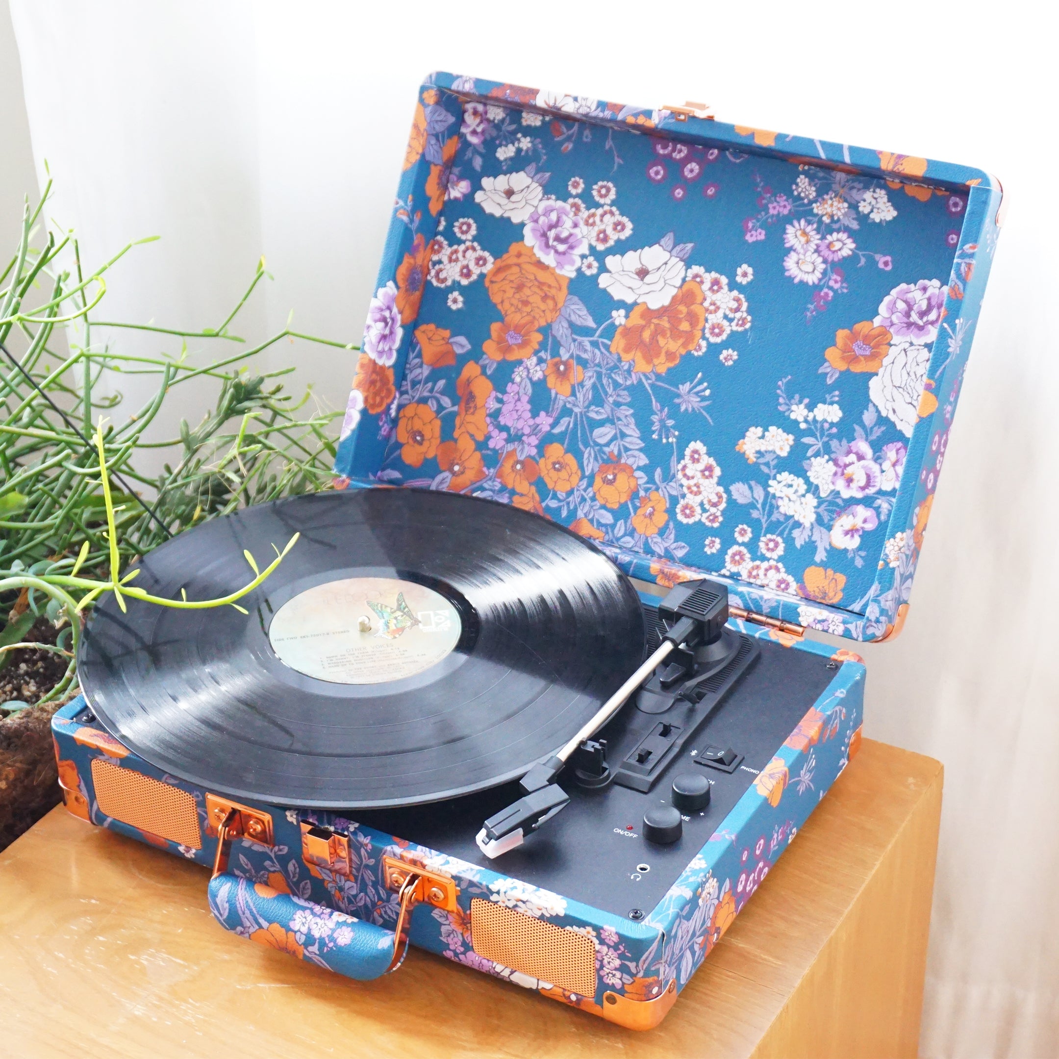 CROSLEY CR8005U-FR1 Rose Gold Cruiser Plus Turntable Record Player, Floral Color