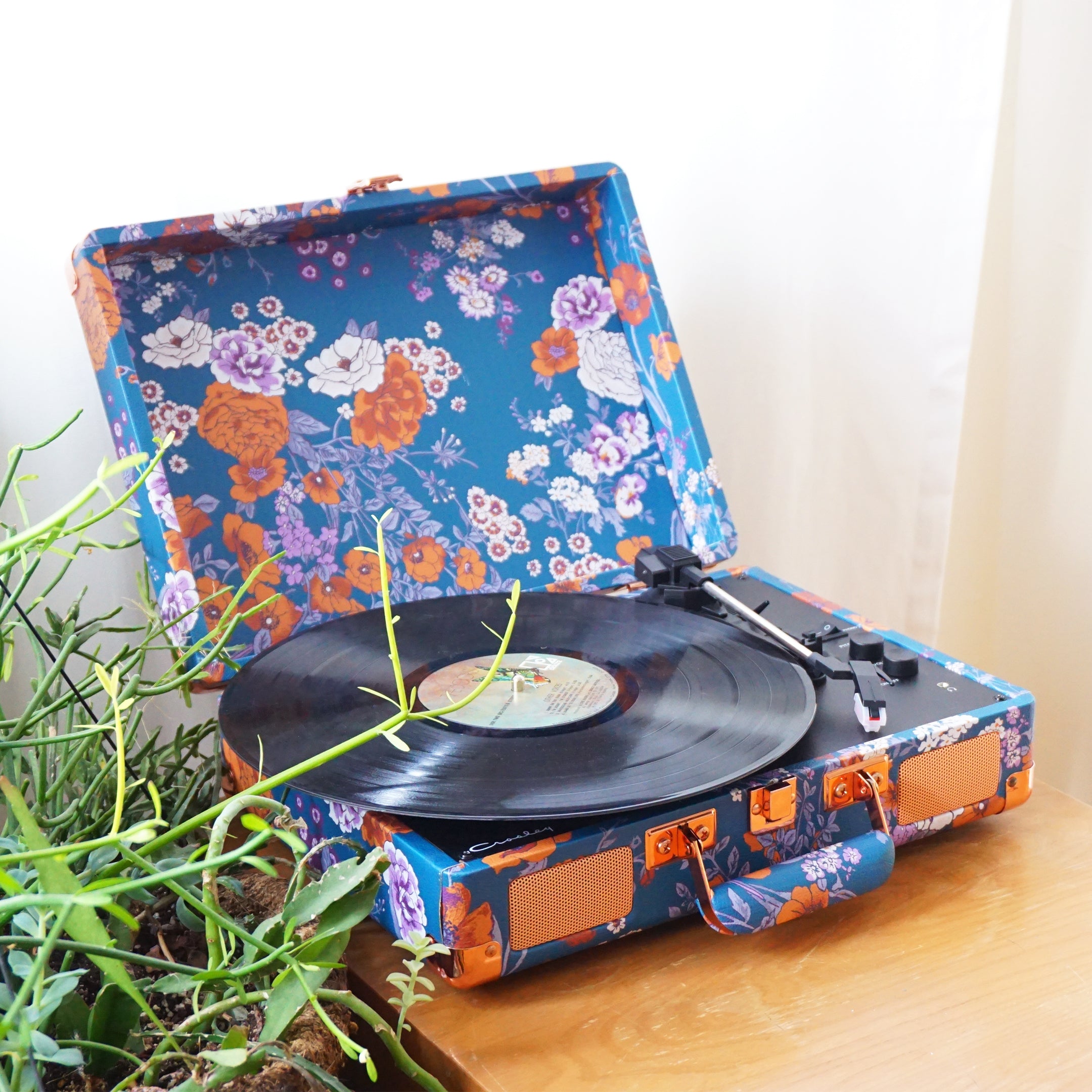 CROSLEY CR8005U-FR1 Rose Gold Cruiser Plus Turntable Record Player, Floral Color