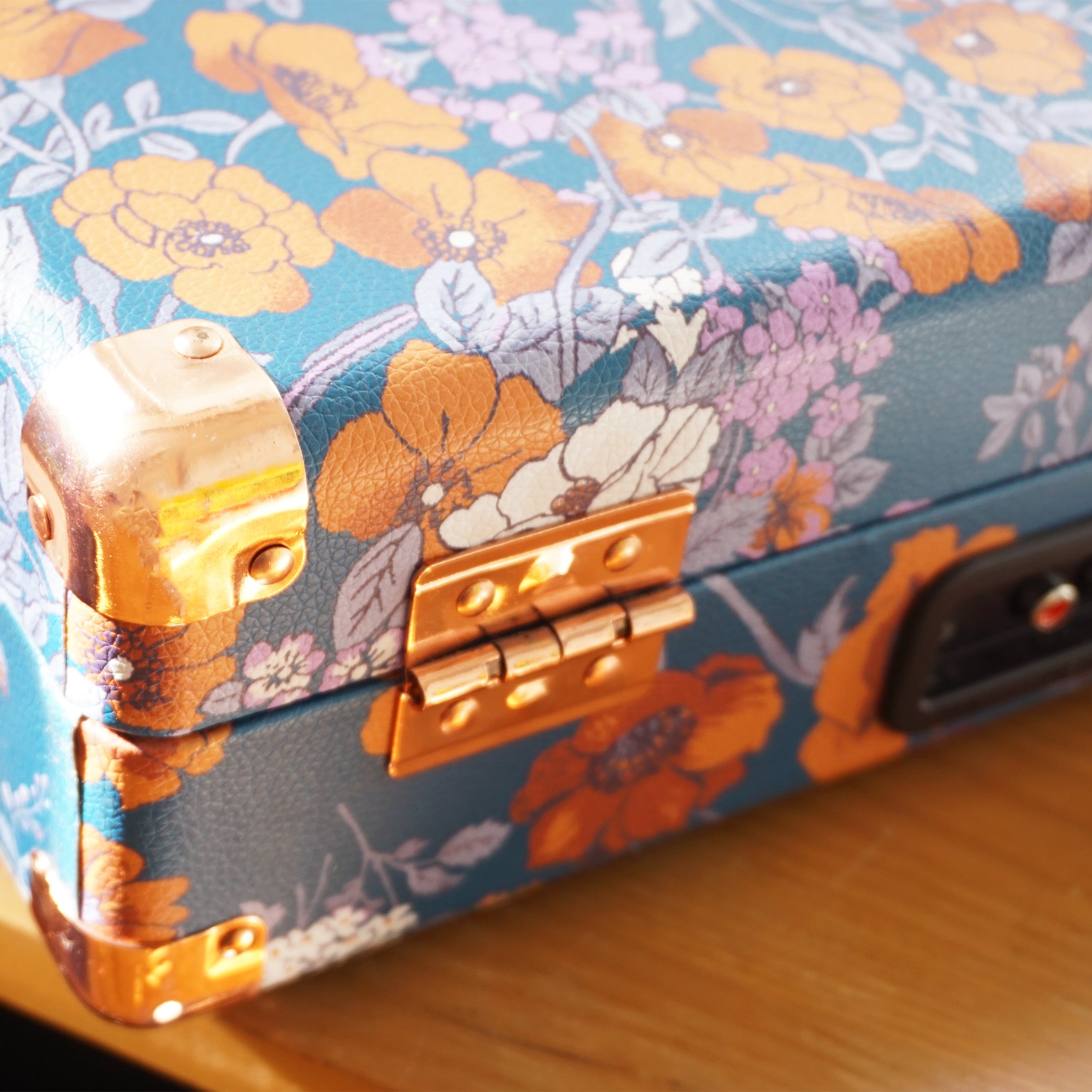 CROSLEY CR8005U-FR1 Rose Gold Cruiser Plus Turntable Record Player, Floral Color