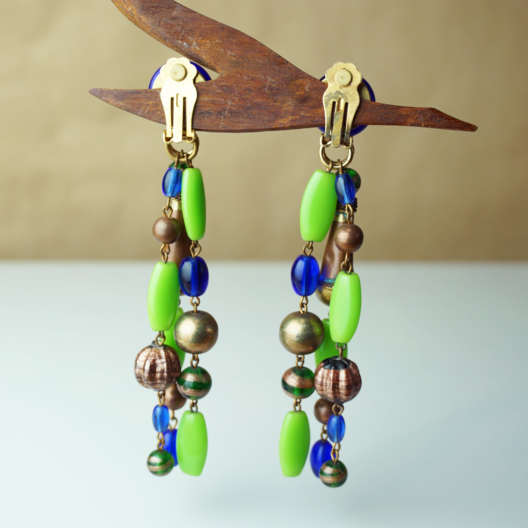 1980s Vintage Multi-Color Bead Dangle Clip-on Earrings