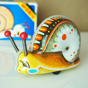 1960s Vintage Tin Litho FATIAO WANJU WONIU Beautiful Wind-up Snail Toy