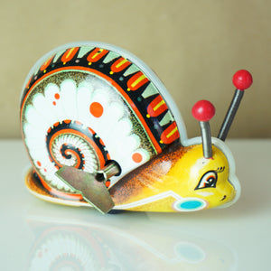 1960s Vintage Tin Litho FATIAO WANJU WONIU Beautiful Wind-up 1960s Vintage Tin Litho FATIAO WANJU WONIU Beautiful Wind-up