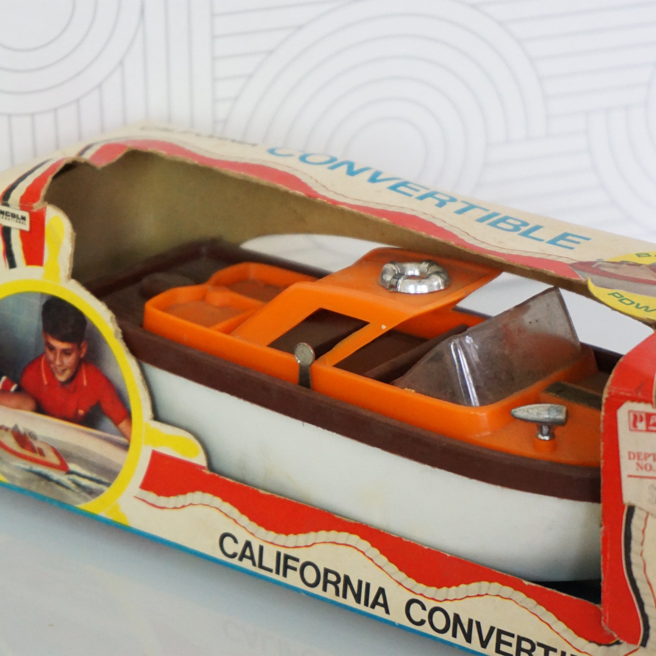 Vintage LINCOLN INTERNATIONAL California Convertible Battery Speedboat