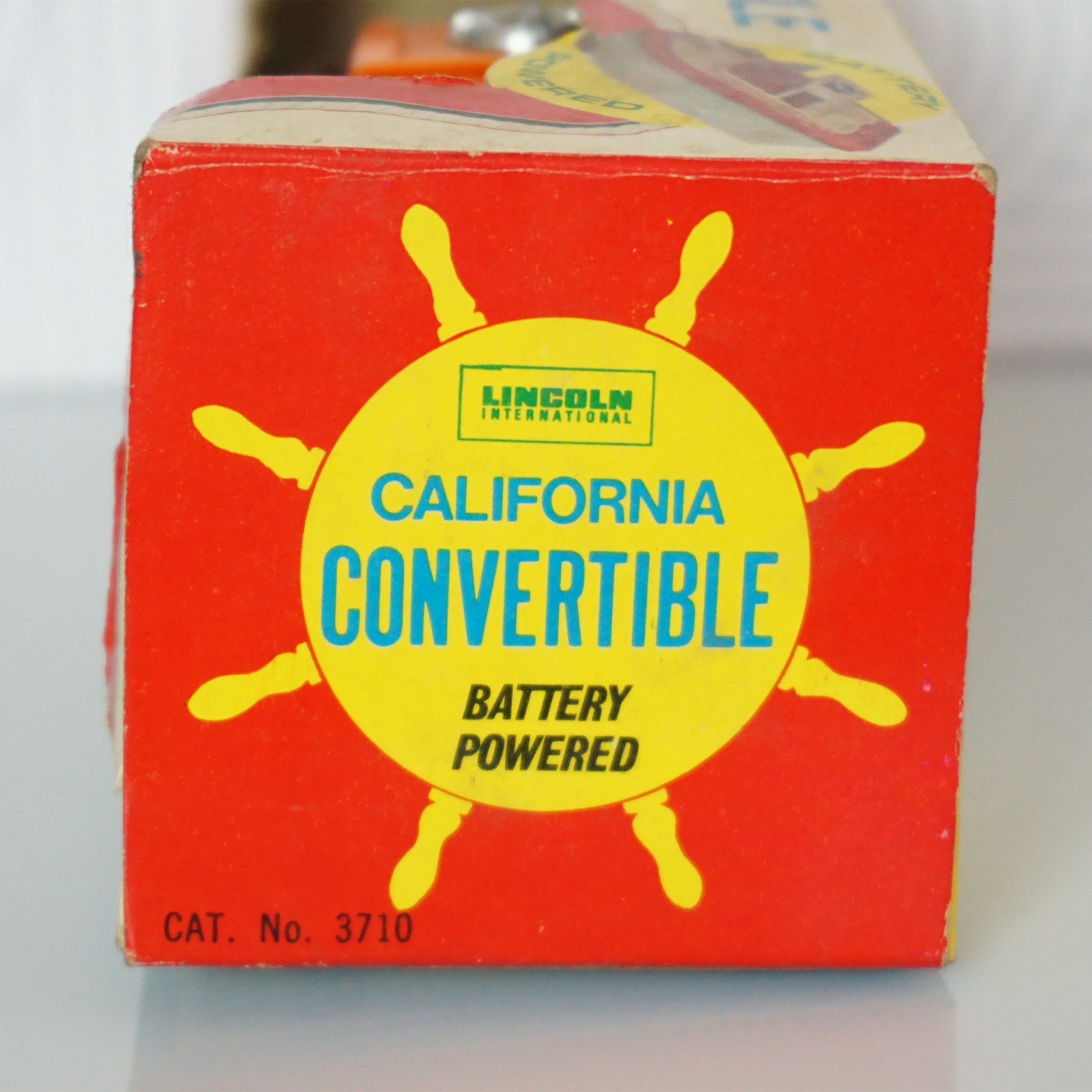 Vintage LINCOLN INTERNATIONAL California Convertible Battery Speedboat