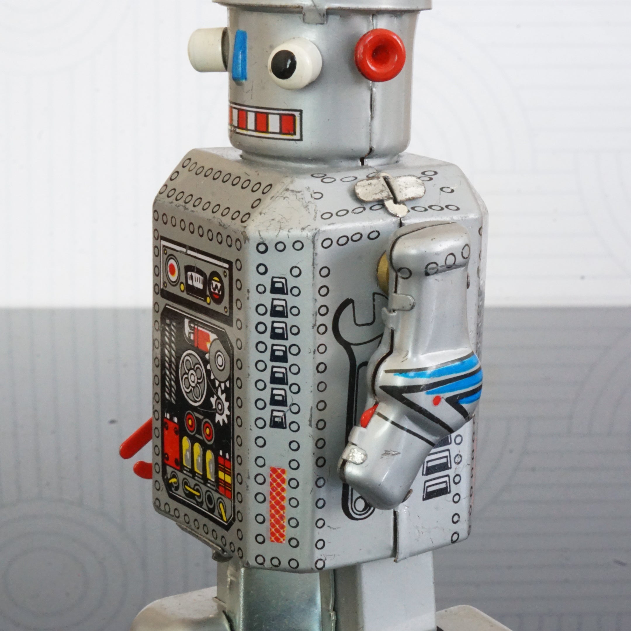 1970s Vintage Tin Litho Rare Windup Toy "Walking Robot" w Key in Box No. MS 249