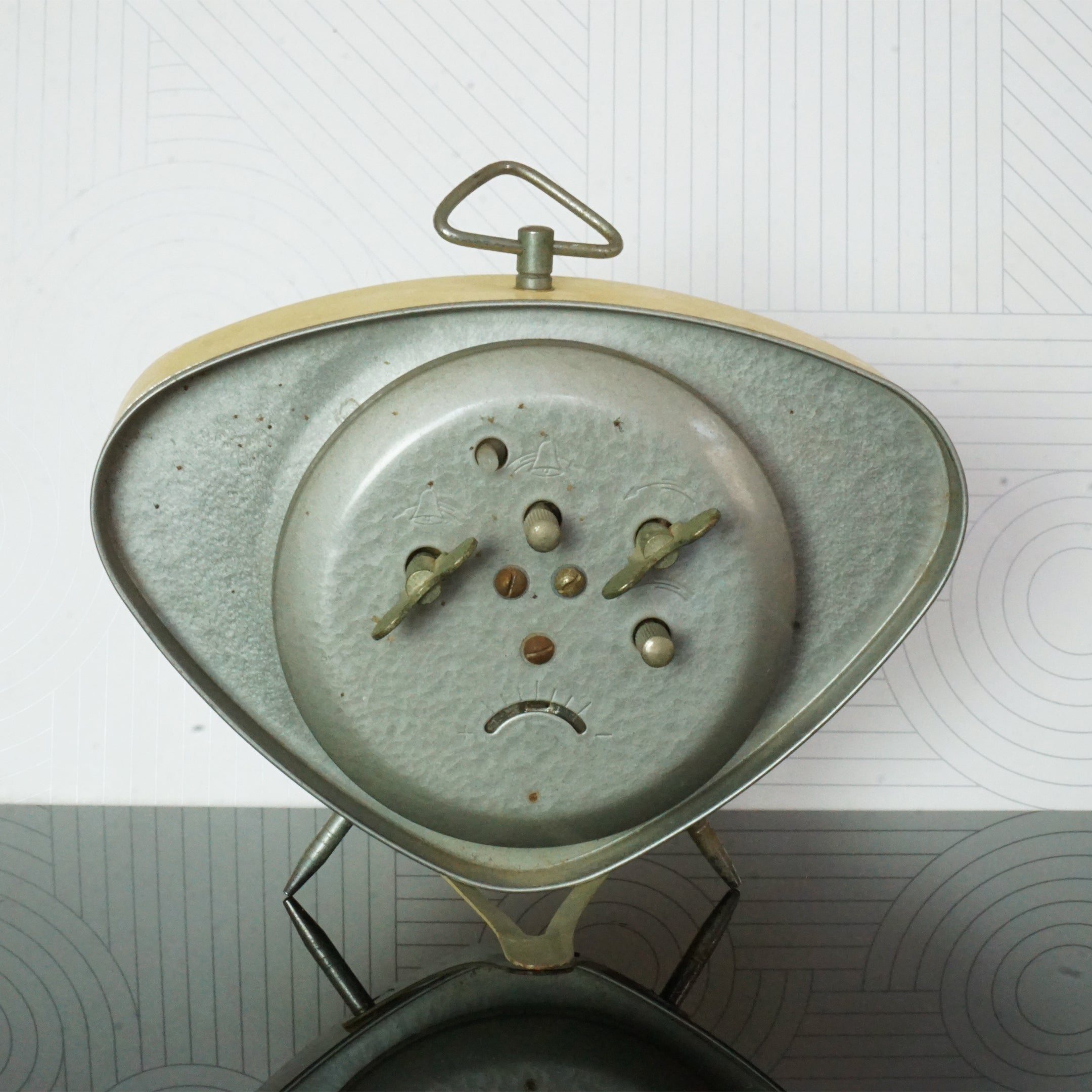 1991 Vintage Retro HONEX Cleve OH Desktop Wind-up Alarm Clock